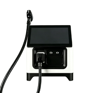 Système d'épilation au laser à diode 808 nm avec grande taille de spot de 12x12 mm, densité d'énergie réglable et fréquence de répétition de 10 Hz pour usage en salon - Product Image 5