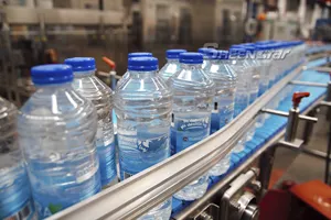 Automatische 8000 bph 500ml PET-Flasche Wasser produzierende Linie Flasche Wasser füllung Versch ließ-und Versiegelung etikett ier maschine