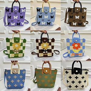 Landfond High-End Cute Cartoon Knitted Phone <span class=keywords><strong>Bag</strong></span> Ajustável Crossbody Geométrica Handbag Letter Decoração Versátil Fashion <span class=keywords><strong>Bag</strong></span> - Product Image 6