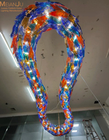 Lustre en écailles de dragon, luminaire suspendu en verre coloré pour hall d'hôtel et design d'intérieur de luxe