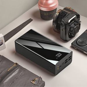 Cargador Portátil de Alta Capacidad con 4 Puertos USB para Viajes al Aire Libre, Banco de Energía de 50000 mAh con Luz Potente - Product Image 3