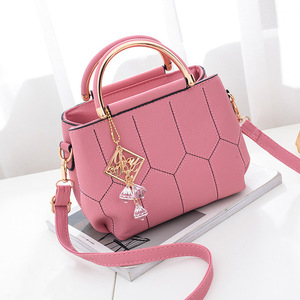 Borse e Borsette Firmate di Tendenza, Borse a Spalla da Donna di Design, Borse a Tracolla di Lusso con Logo Personalizzato - Product Image 2