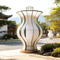 Lumière paysagère en forme de vase irisé, cadre en acier inoxydable, paillettes en polycarbonate, LED, IP66, résistant aux intempéries, art extérieur pour quartier culturel
