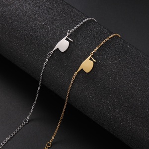 Pulsera de Acero Inoxidable con Dije de Birrete de Licenciado para Mujeres, Hombres, Estudiantes, Regalos de Graduación Universitaria, Venta al por Mayor - Product Image 2