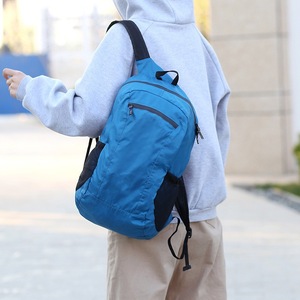 Mochila plegable para exteriores, bolsa de viaje deportiva ligera, color azul grisáceo, compatible con bolsas de viaje de 15 pulgadas - Product Image 1