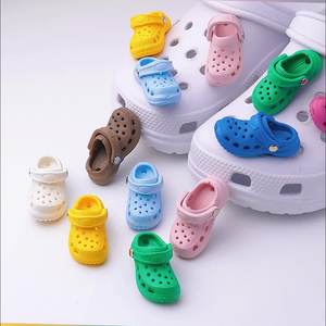 Vente chaude bricolage mignon Mini excentrique chaussure boucle 3D breloques pour <span class=keywords><strong>Crocs</strong></span> Mini monobloc porte-clés accessoires - Product Image 2