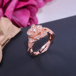 Anello da Donna con Fiore a Rosa, Zirconi Scintillanti, in Lega di Rame, Regolabile, Elegante Stile Nuziale - Product Image 4