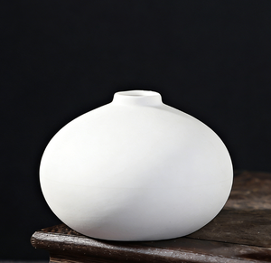 Vase en céramique peint à la main de style nordique avec un design artistique pour la console TV à domicile, le salon, l'affichage de fleurs séchées ou fraîches - Product Image 6