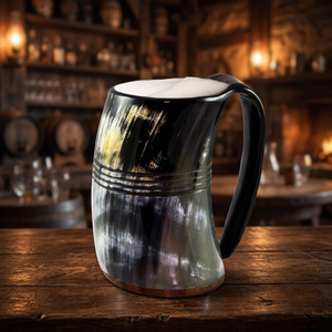 Jarra de Cerveza de Cuerno Vikingo 100% Natural con Asa de Vidrio, Calidad Premium, Logotipo Personalizado Impreso, Diseño Vintage de Estrella y Corazón, Apta para Lavavajillas B.S. - Product Image 1