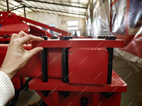 Mesin Pengolah Tanah Pertanian Heavy Duty 5-9 Shanks Trailed Subsoiler Deep Ripper untuk Traktor 150-250HP, Pemecah Tanah Keras