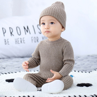 Offre Spéciale 100% coton enfant en bas âge ensemble de vêtements nouveau-né couleur unie doux tricoté barboteuse chapeau pour garçons ODM approvisionnement