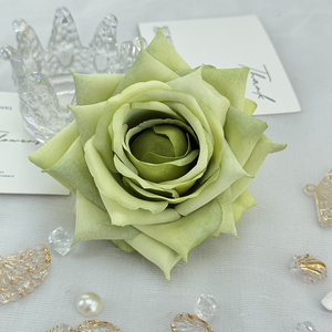 批发真丝人造玫瑰花头用于婚礼圣诞毕业或农历新年装饰品 - Product Image 2