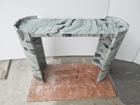 Table console en marbre vert Pandora de luxe, table console moderne en pierre naturelle pour couloir et entrée, table d'appoint incurvée en marbre pour canapé