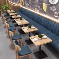 Prix d'usine canapés muraux nordiques ensembles de table et de chaises en bois massif meubles commerciaux confortables pour café et restaurant personnalisés