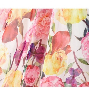 เดรสยาวผู้หญิงสำหรับฤดูร้อนใหม่ แบบไหล่เดียว แขนกุด ลายดอกไม้เล็กๆ ผ้าชีฟองทอลายใบบัว สไตล์ลำลองธรรมชาติ - Product Image 5