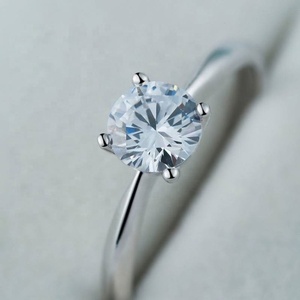 Bague de fiançailles en argent sterling 925 avec saphir blanc taille ronde Zyo, bijoux de mariage pour femmes, simple et réglable, en moissanite - Product Image 1