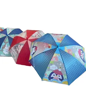 مظلة أطفال مفتوحة تلقائيًا مباشرة مع قماش POE ثلاثي الأبعاد ، مظلة كرتون مقاومة للمطر مع 4 ألوان مطبوعة متنوعة