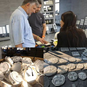 מנורת תקרה סולארית עגולה מפלסטיק, סיטונאי מהמפעל, לשימוש חיצוני ופנימי, 60W 100W 300W 500W, תאורה עמידה למים - Product Image 4