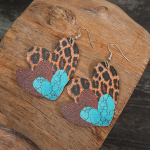 Orecchini a cuore a strati per donna, gioielli alla moda in finta pelle con paillettes, fantasia leopardata, scozzese e a pois - Product Image 3