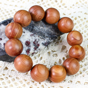 Pulsera de Madera de Ciprés 2.0 de Una Sola Tira, Unisex, con Cuentas Naturales Aromáticas, Regalo para Hombres, Mujeres y Parejas, Pulido a Mano - Product Image 4