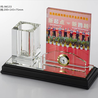 Porte-stylo en cristal en vente chaude, cadeau de coopération, décoration de bureau, globe et numéro, porte-cartes de visite, plaque d'impression UV, horloge, récompense