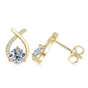 Pendientes de tuerca de moissanita VVS GRA de corte redondo con diseño de cola de pez de líneas simples, rellenos de oro de 14K, joyería de uso diario para mujer - Product Image 1