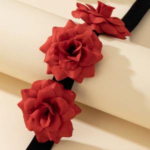 قلادة عنق نسائية رومانسية عتيقة قماش أحمر قلادة مخملية - Product Image 5