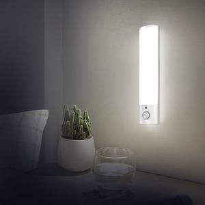 Veilleuse LED intelligente à détecteur de mouvement, alimentée par batterie rechargeable, pour la maison, la chambre à coucher, le couloir - Product Image 2