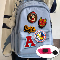 Épingles à vêtements personnalisées en gros, épingles à revers en plastique, épingles en silicone, épingles en caoutchouc souple en PVC, badges pour sac à dos