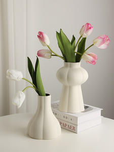 Jarrón Decorativo de Cerámica Estilo Nórdico para Sala de Estar, Arreglo Floral, Tulipán Artificial, Decoración Artística para Porche - Product Image 5