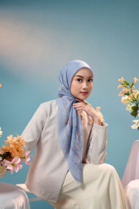 Foulard carré de luxe Sincere Jasmine Alaska Voal avec boîte rigide pour usage quotidien modeste des musulmanes - Product Image 4