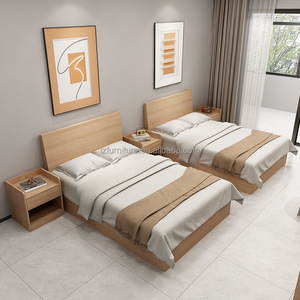Juego de Muebles de Dormitorio Económico de Madera Maciza para Habitación Doble de Hotel, Fabricación Personalizada OEM ODM, Venta Directa de Fábrica, Cama Doble de Madera con Mesitas de Noche - Product Image 1