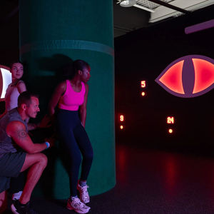 Interactivo Interior LED Verde Rojo Equipo Activar Juego de sala de trabajo Corea del Sur Juego de calamar Inspirado Evil Eyes Team Building Active - Product Image 5