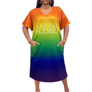 Robe d'été décontractée pour femme, grande taille, ample, à col en V, longueur genou, taille naturelle, imprimé lettres arc-en-ciel, design unique, pour la plage - Product Image 1