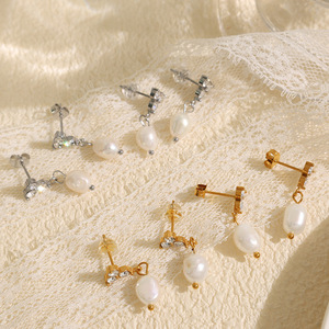 ต่างหูมุกน้ำจืดประดับเพชรสามเม็ดสำหรับผู้หญิง ไทเทเนียมสตีล ชุบทอง 18k สำหรับใส่ทุกวัน ดีไซน์ทรงเรขาคณิต - Product Image 2