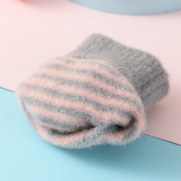 Fabricant de gants : Gants tricotés en peluche à rayures motif ours, cinq doigts, chauds, pour l'extérieur, les vacances, le quotidien, style enfant, hiver