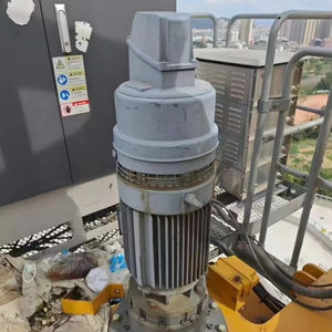 Grue à tour à plateforme plate Zoomlion WA7025-12, capacité de levage de 12 tonnes, flèche de 70 m, grue de construction à accès interne - Product Image 3