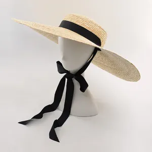 Toptan ekstra geniş boy geniş ağızlı hasır şapka şerit güneş şapkaları plaj kadınlar beyaz hasır şapkalar 10cm şapka beyaz siyah disket
