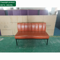 Ensemble de salle à manger avec banquette de café, canapé, table rectangulaire et chaises rembourrées en cuir marron vintage – Mobilier de restaurant