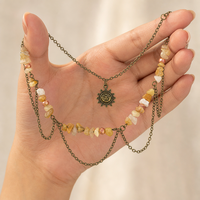 Nouveau collier superposé avec pendentif lune en pierres irrégulières pour femme, style vacances, perles