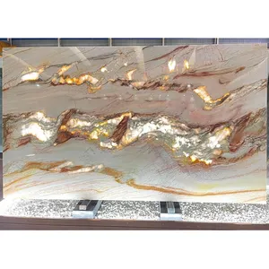 Décoration murale en marbre doré naturel brun de luxe avec dalle de quartzite de veines d'or pour la conception de mur de télévision de villa