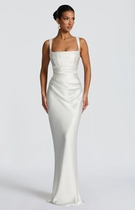 Robe longue de soirée élégante pour <span class=keywords><strong>femme</strong></span> en satin, col <span class=keywords><strong>carré</strong></span>, bretelles larges, taille froncée, devant drapé, dos lacé, <span class=keywords><strong>coupe</strong></span> sirène - Product Image 2