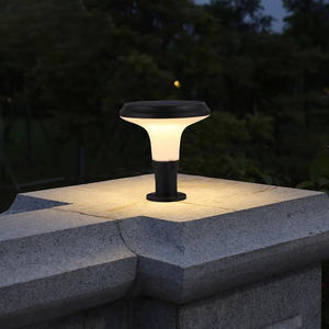 Lámpara de <span class=keywords><strong>pilar</strong></span> de puerta LED alimentada por energía Solar para exteriores de estilo europeo, cuerpo de aluminio impermeable IP65 blanco cálido con Base E27 para <span class=keywords><strong>casa</strong></span> delantera - Product Image 2