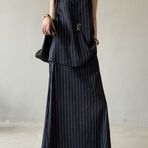 Conjunto de Lino de Verano 2025 OEM, Conjunto de 2 Piezas, Ropa de Mujer, Top Corto a Rayas y Falda Midi Escalonada - Product Image 2