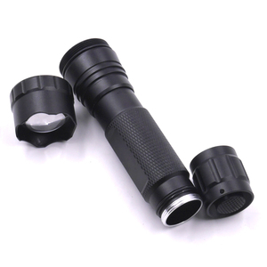 Zoomable 1 modo <span class=keywords><strong>Ultravioleta</strong></span> Manta Ray 501B 365nm 5W Linterna UV recargable Cuerpo <span class=keywords><strong>de</strong></span> lámpara <span class=keywords><strong>de</strong></span> aleación <span class=keywords><strong>de</strong></span> aluminio IP65 para acampar - Product Image 5