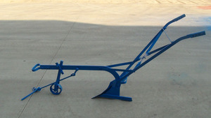 Aratro trainato da cavallo <span class=keywords><strong>per</strong></span> la coltivazione dei campi con rivestimento antiruggine e profondità regolabile 10-30 cm <span class=keywords><strong>per</strong></span> terreni morbidi - Product Image 5