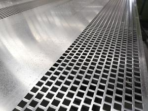 Lámina Perforada de Acero Inoxidable 304/316 con Acabado Brillante, Orificios Ranurados, Forma Ovalada Decorativa, Microperforada, Precio al por Mayor - Product Image 4