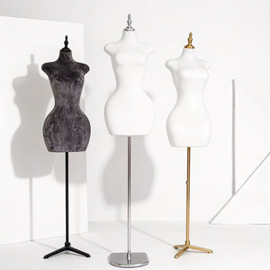 Mannequin de présentation <span class=keywords><strong>femme</strong></span> BBL en velours givré PU - Demi-<span class=keywords><strong>corps</strong></span> avec hanches larges et buste, support doré - Product Image 2