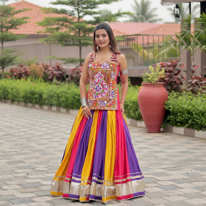 Vestido Étnico Lehenga Choli con Bloques de Color, Corte en A, sin Mangas, Traje Tradicional para Mujer, para Fiestas y Bodas - Product Image 1