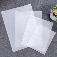 Sous-vêtements et chaussettes personnalisables avec logo et impression couleur, sacs à fermeture éclair mats et givrés